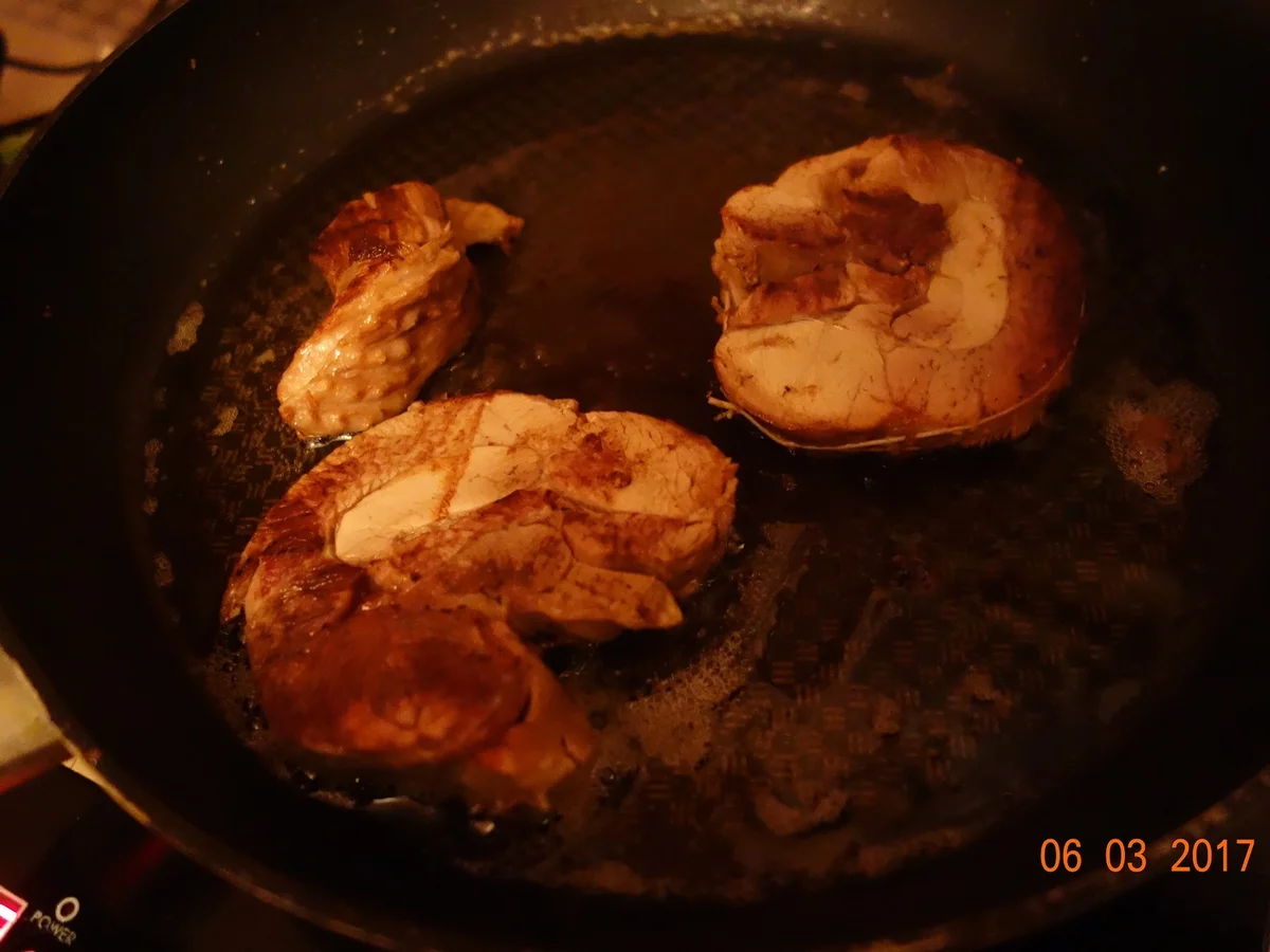 Putenrollbraten mit Kohlsprossen; - Rezept - Bild Nr. 2180