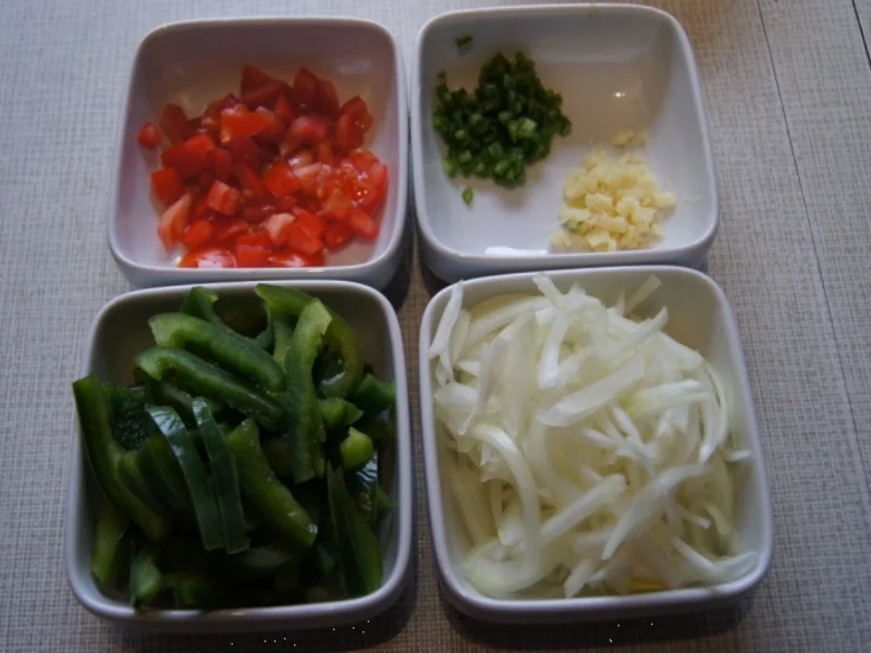 Rezept: Rinderfilet-Wok mit grüner Paprika und Naturreis Bild Nr. 2170 Rinderfilet-Wok mit grüner Paprika und Naturreis - Rezept - Bild Nr. 2170