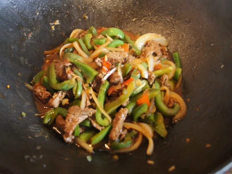 Rezept: Rinderfilet-Wok mit grüner Paprika und Naturreis Bild Nr. 2175 Rinderfilet-Wok mit grüner Paprika und Naturreis - Rezept - Bild Nr. 2175