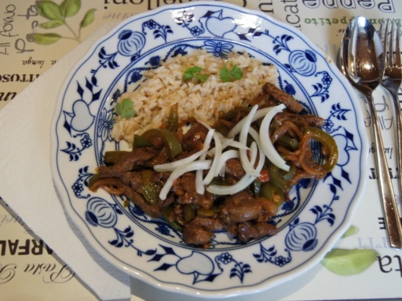 Rezept: Rinderfilet-Wok mit grüner Paprika und Naturreis Bild Nr. 2167 Rinderfilet-Wok mit grüner Paprika und Naturreis - Rezept - Bild Nr. 2167