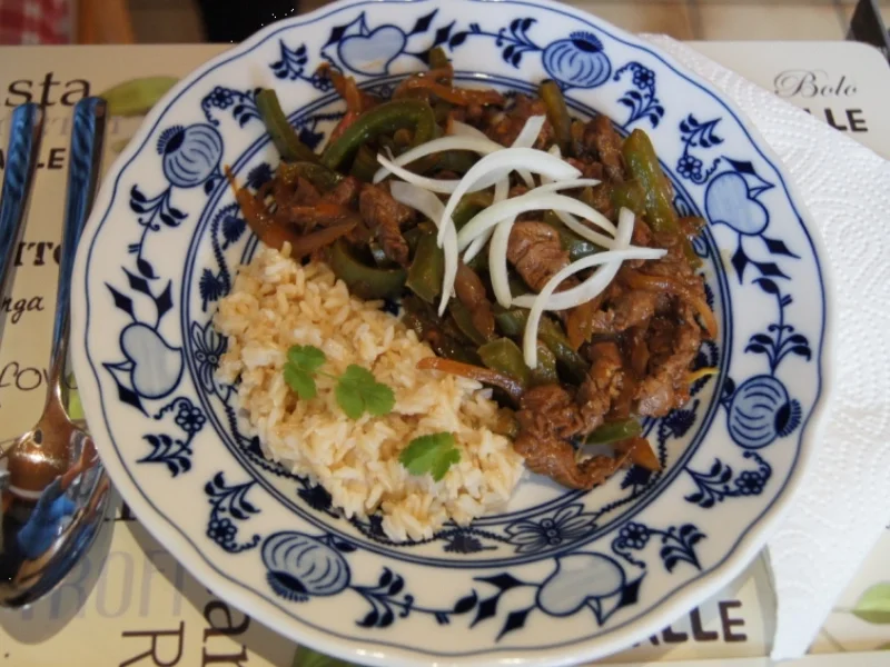 Rezept: Rinderfilet-Wok mit grüner Paprika und Naturreis Bild Nr. 2167 Rinderfilet-Wok mit grüner Paprika und Naturreis - Rezept - Bild Nr. 2167