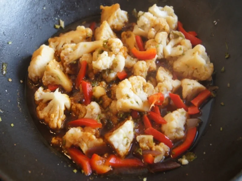 Rezept: Rotes Blumenkohl-Curry im Wok Bild Nr. 2168 Rotes Blumenkohl-Curry im Wok - Rezept - Bild Nr. 2168