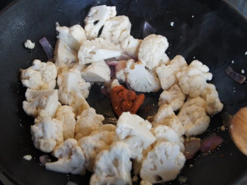 Rezept: Rotes Blumenkohl-Curry im Wok Bild Nr. 2173 Rotes Blumenkohl-Curry im Wok - Rezept - Bild Nr. 2173