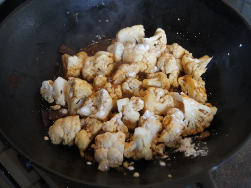 Rezept: Rotes Blumenkohl-Curry im Wok Bild Nr. 2176 Rotes Blumenkohl-Curry im Wok - Rezept - Bild Nr. 2176