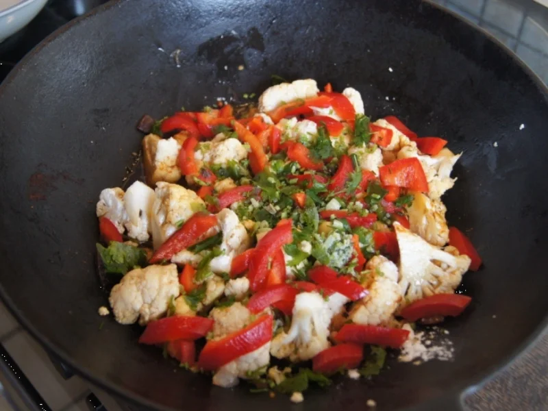 Rezept: Rotes Blumenkohl-Curry im Wok Bild Nr. 2167 Rotes Blumenkohl-Curry im Wok - Rezept - Bild Nr. 2167