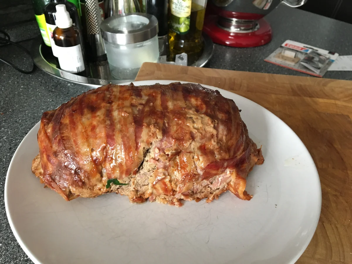 Hackbraten mit Bacon Kartoffelpüree und frischem Blatspinat - Rezept - Bild Nr. 2183