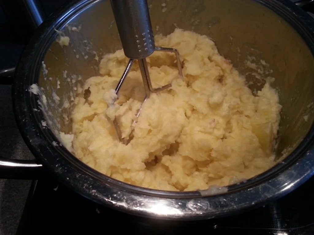 Frikadelle mit herzhaftem Kartoffelstampf à la Biggi - Rezept - Bild Nr. 2191