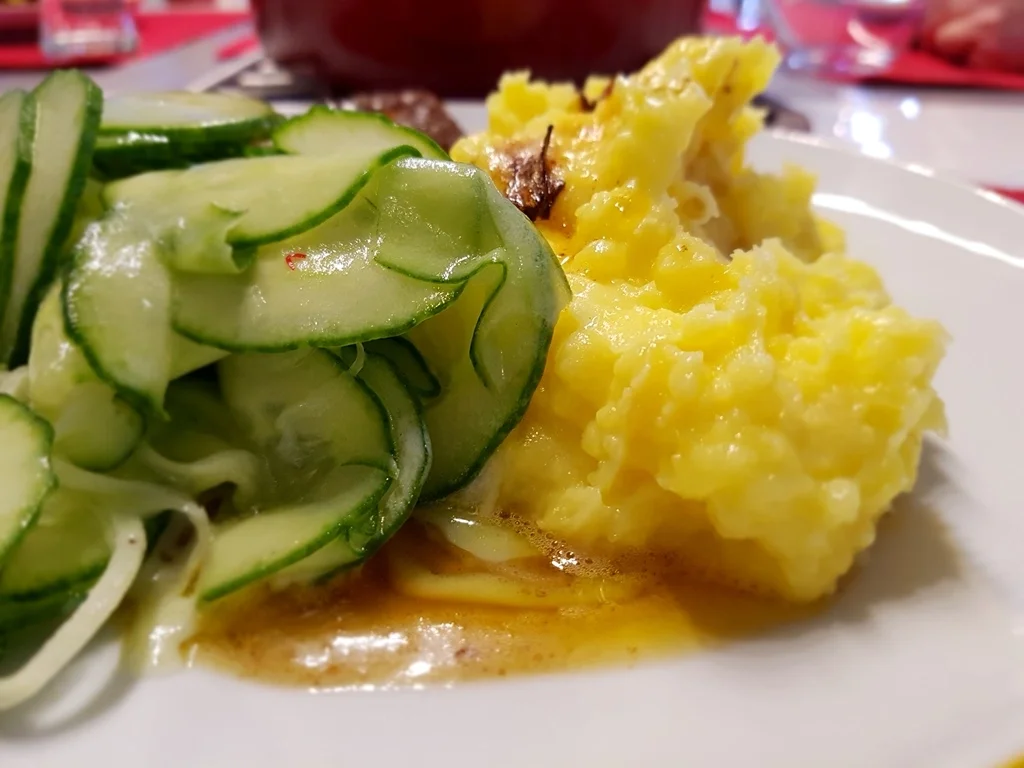 Frikadelle mit herzhaftem Kartoffelstampf à la Biggi - Rezept - Bild Nr. 2196