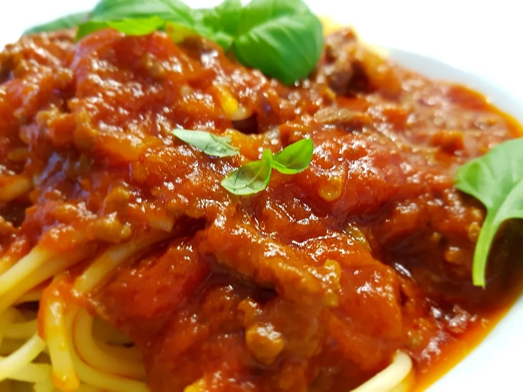 Fruchtige Bolognese mit Ananas in der Sosse - Rezept - Bild Nr. 2201