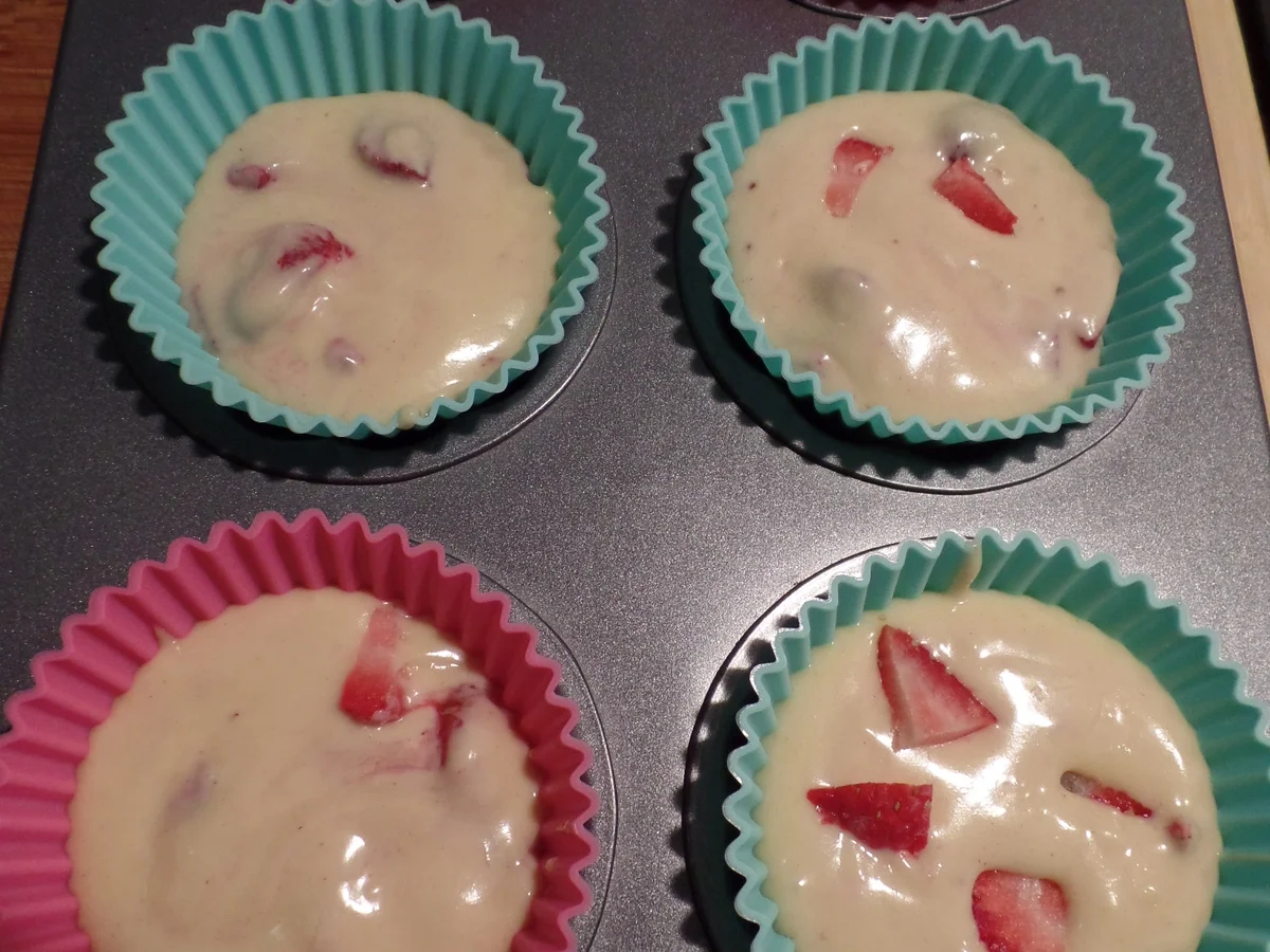 Rezept: Erdbeermuffins mit Müslistreuseln Bild Nr. 2196 Erdbeermuffins mit Müslistreuseln - Rezept - Bild Nr. 2196