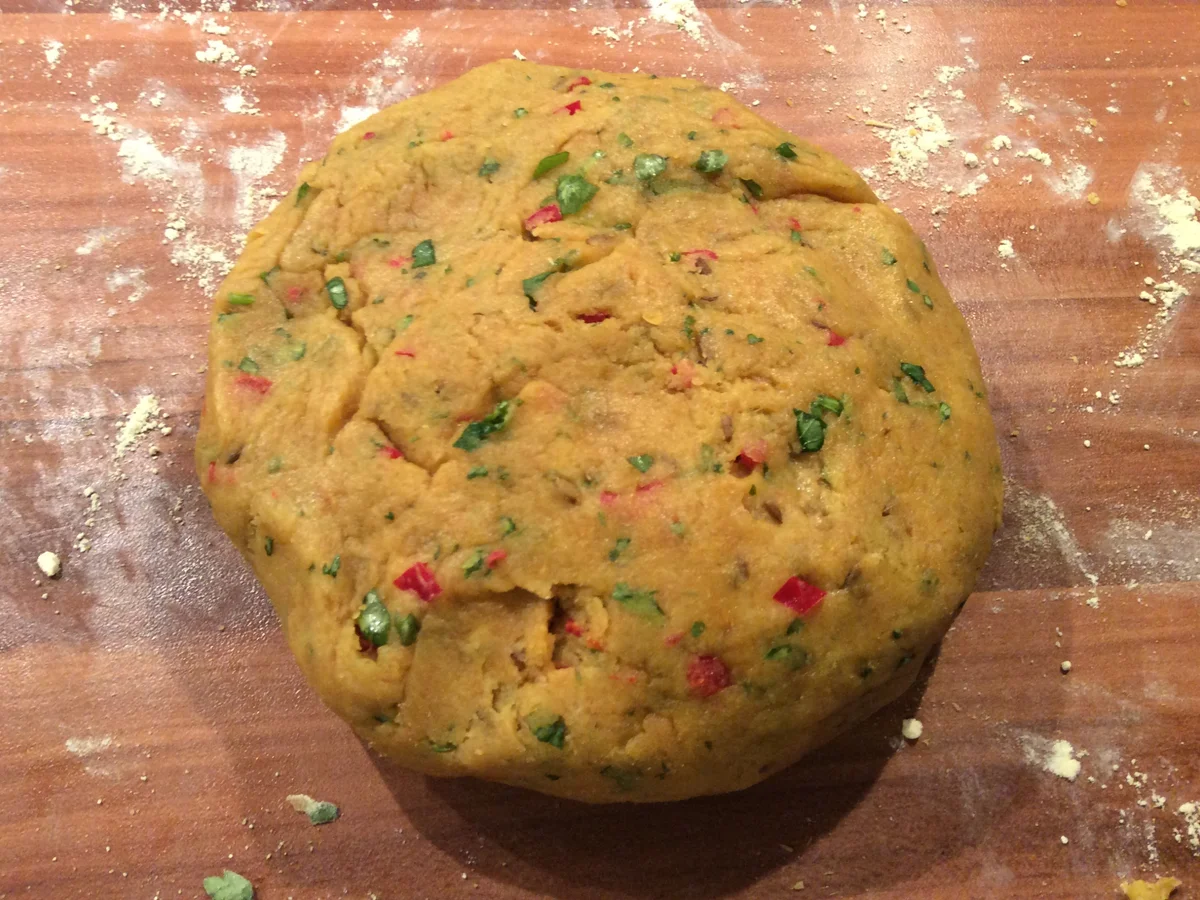 Kichererbsenfladenbrot mit Chili - Besan ki roti - Rezept - Bild Nr. 2203