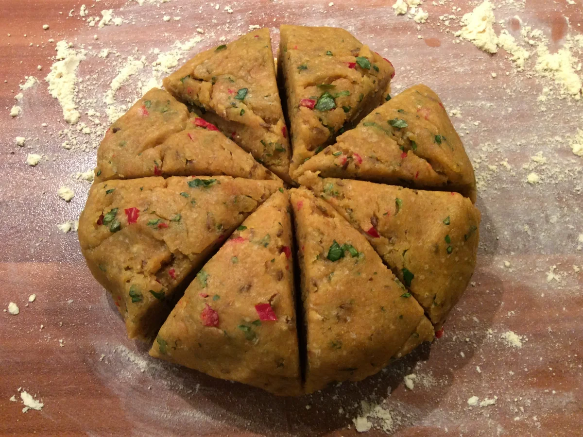 Kichererbsenfladenbrot mit Chili - Besan ki roti - Rezept - Bild Nr. 2204