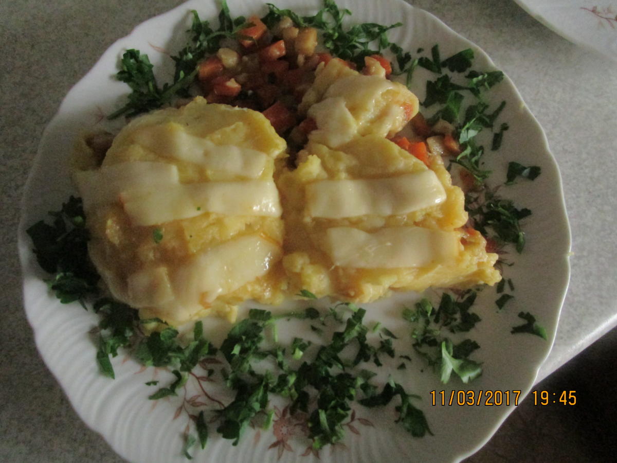 Zanderfilet auf Gemüsebett mit Kartoffel-Käse-Kruste - Rezept - Bild Nr. 2201