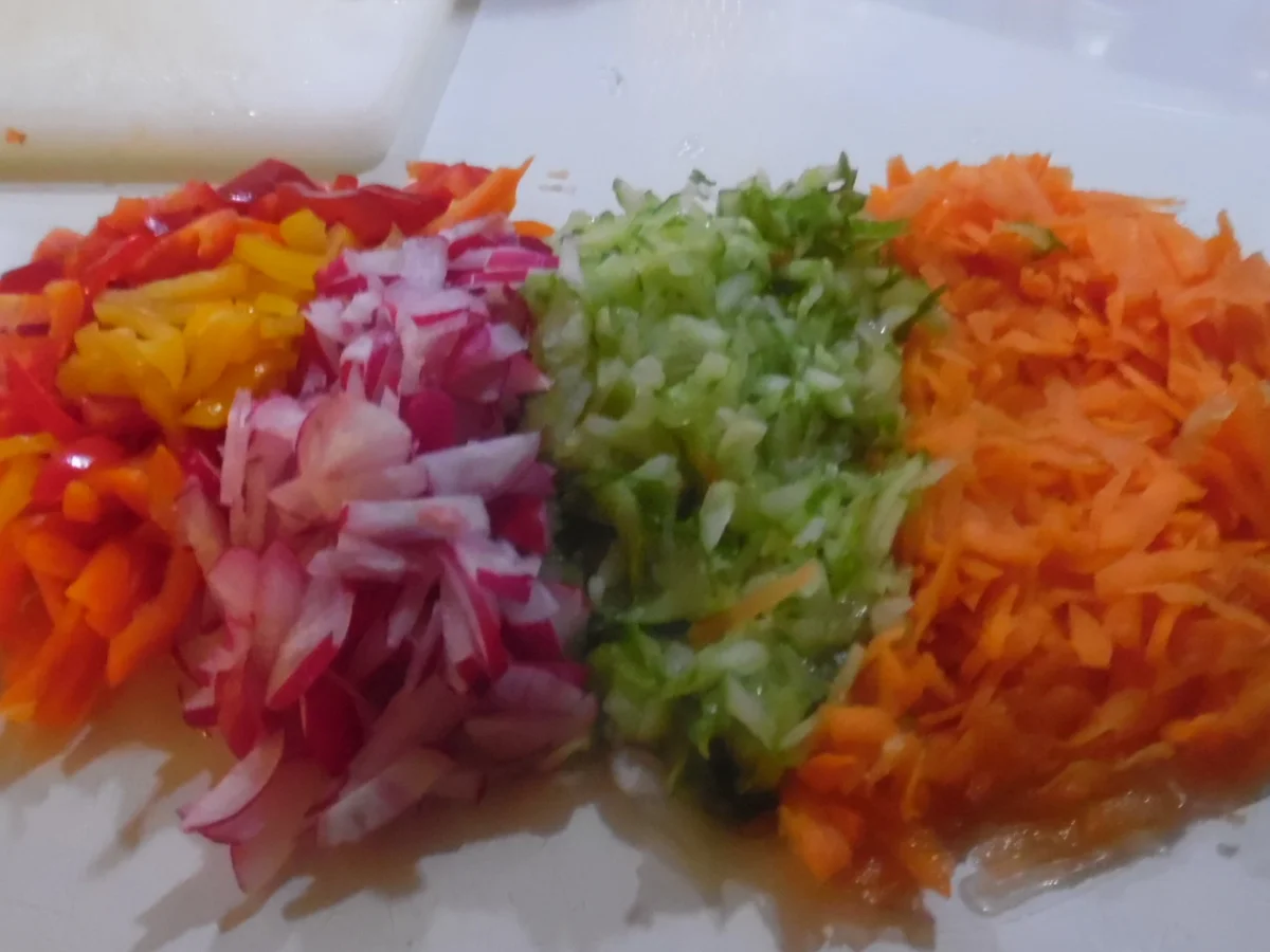 Rezept: Rösti-Roulade mit Rohkost-Joghurt-Salat Bild Nr. 2204 Rösti-Roulade mit Rohkost-Joghurt-Salat - Rezept - Bild Nr. 2204