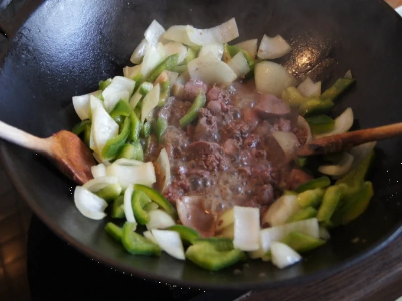 Hähnchenleber mit Paprika, Zwiebel und gelben Basmatireis mit Erbsen - Rezept - Bild Nr. 2208