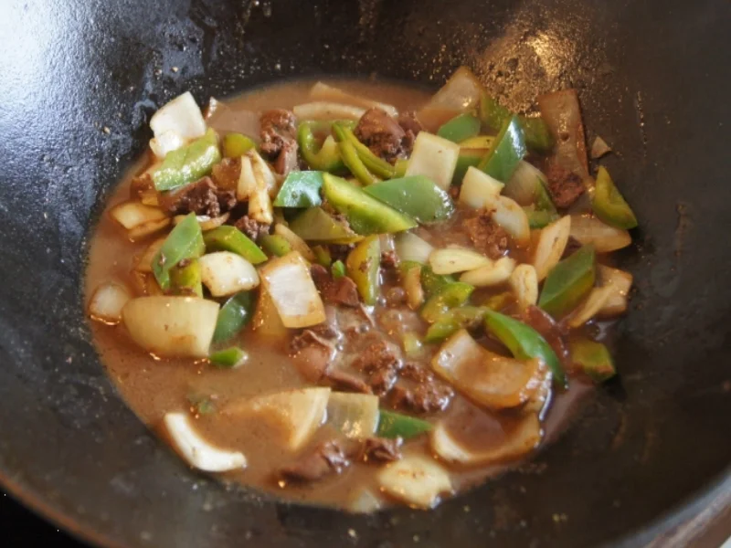 Hähnchenleber mit Paprika, Zwiebel und gelben Basmatireis mit Erbsen - Rezept - Bild Nr. 2210