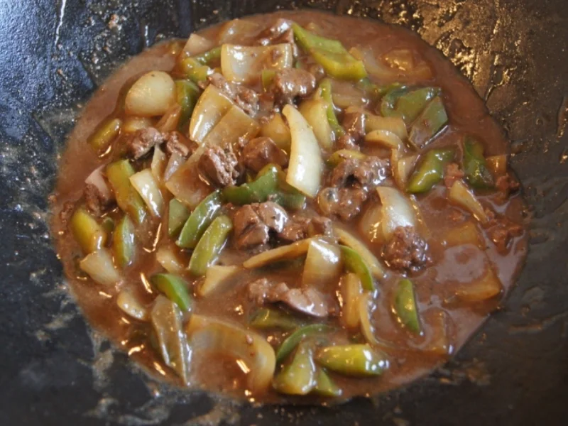 Hähnchenleber mit Paprika, Zwiebel und gelben Basmatireis mit Erbsen - Rezept - Bild Nr. 2211