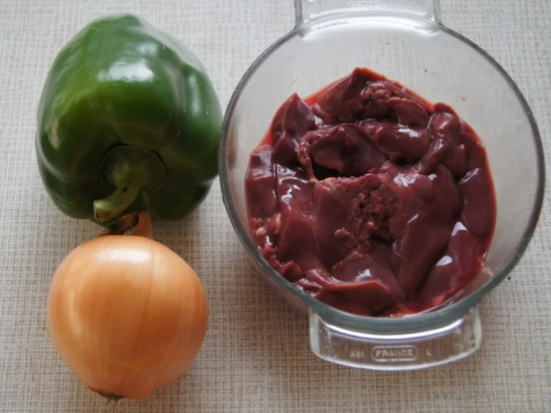 Hähnchenleber mit Paprika, Zwiebel und gelben Basmatireis mit Erbsen - Rezept - Bild Nr. 2213