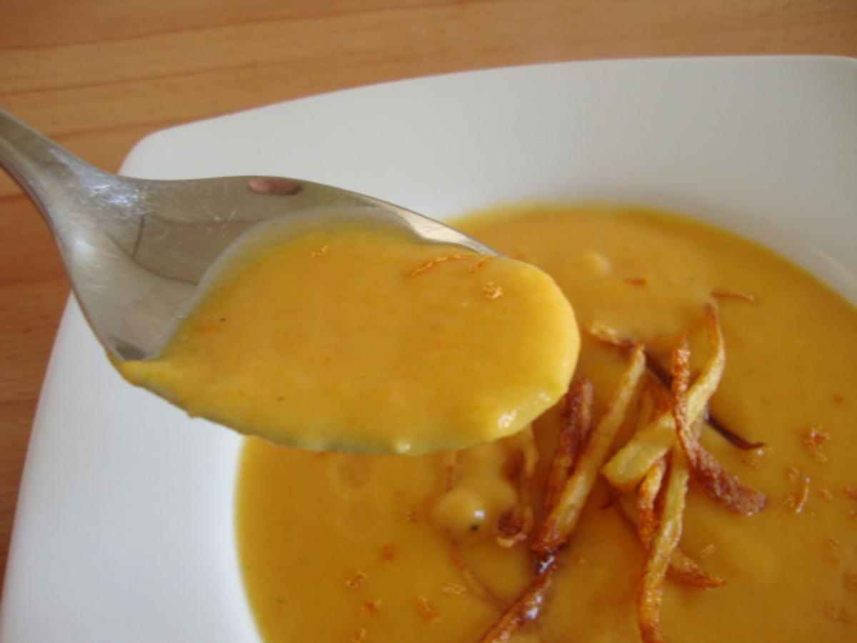 Mein Möhren/Apfelsüppcchen, mit Pro Secco und Kartoffelstroh gepimt - Rezept - Bild Nr. 2203