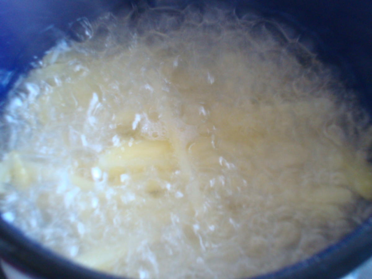 Mein Möhren/Apfelsüppcchen, mit Pro Secco und Kartoffelstroh gepimt - Rezept - Bild Nr. 2211
