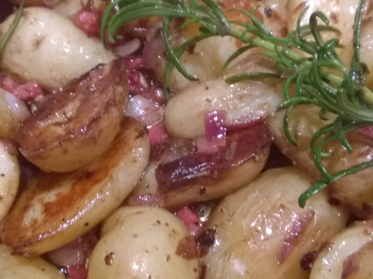 Heringsfilet oder Heringsstipp in Dill - Jogurt - Sahne Sauce, mit Speck Kartoffeln - Rezept - Bild Nr. 2224