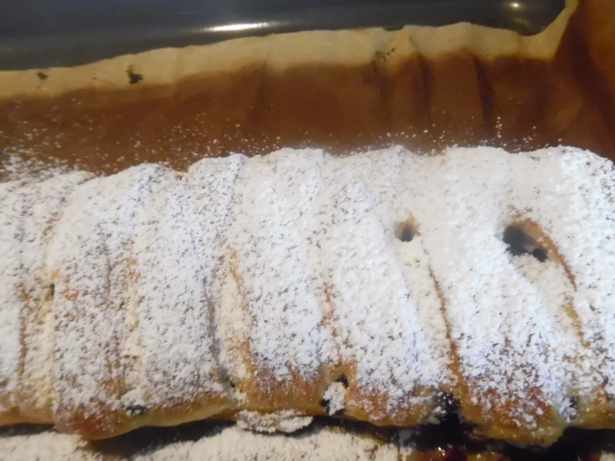 Rezept: Blaubeer-Strudel mit "Zopf-Optik" Bild Nr. 2216 Blaubeer-Strudel mit "Zopf-Optik" - Rezept - Bild Nr. 2216