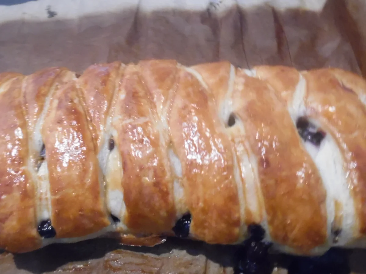 Rezept: Blaubeer-Strudel mit "Zopf-Optik" Bild Nr. 2217 Blaubeer-Strudel mit "Zopf-Optik" - Rezept - Bild Nr. 2217