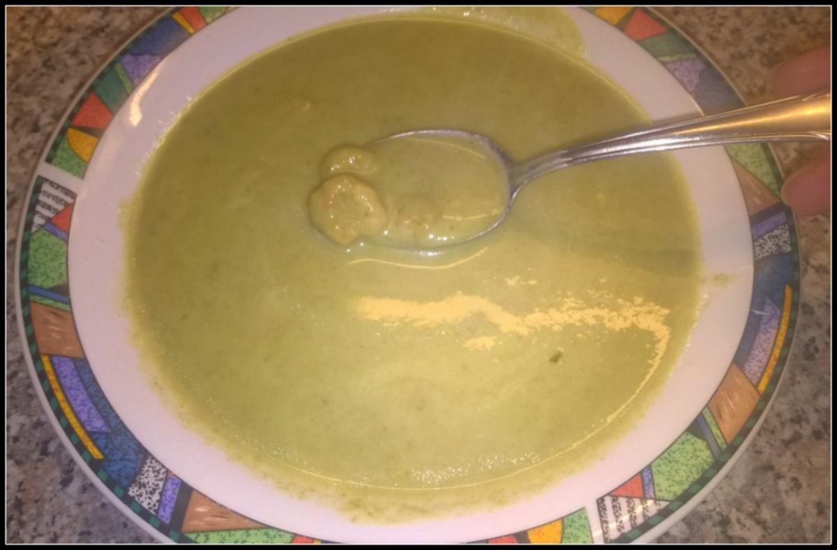 Bärlauch Suppe mit Garnelen und Parmesan - Rezept - Bild Nr. 2220