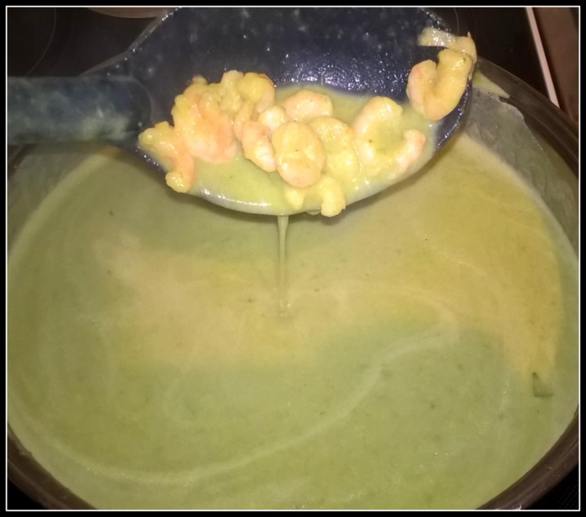 Bärlauch Suppe mit Garnelen und Parmesan - Rezept - Bild Nr. 2228