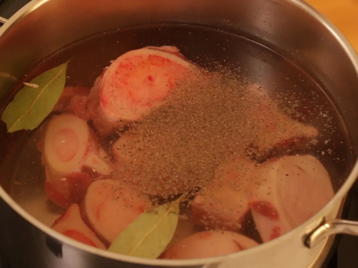 Rezept: Knochenbrühe: Beauty-Elixier für schöne Haut Bild Nr. 2224 Knochenbrühe: Beauty-Elixier für schöne Haut - Rezept - Bild Nr. 2224