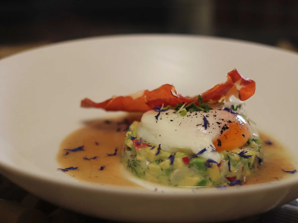 Rezept: Pochierte Eier mit grünem Spargel, Pilzvelouté und Parmesancrostini Bild Nr. 2222 Pochierte Eier mit grünem Spargel, Pilzvelouté und Parmesancrostini - Rezept - Bild Nr. 2222