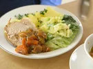 Sonntagsbraten mit Salzkartoffeln und Wirsing - Rezept - Bild Nr. 2236