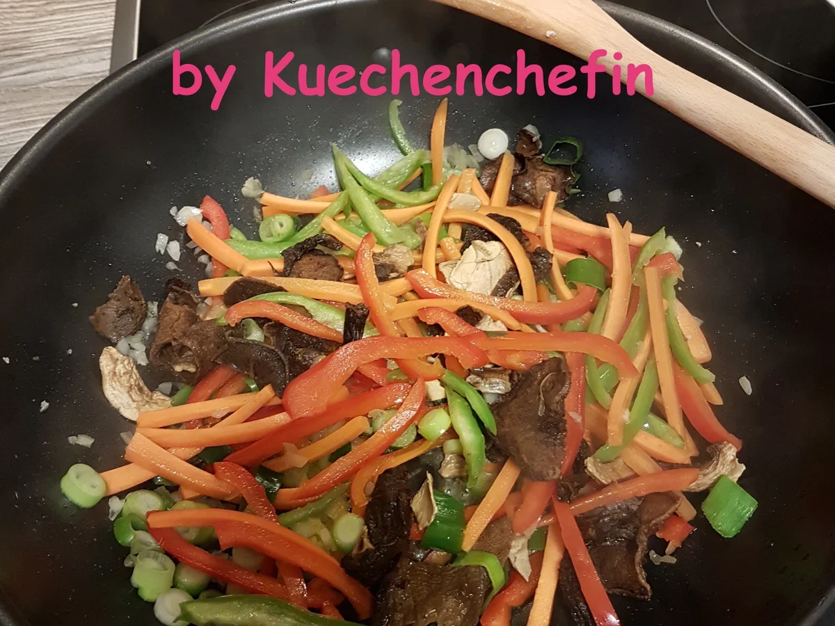Bami Goreng nach meiner Art - Rezept - Bild Nr. 2253