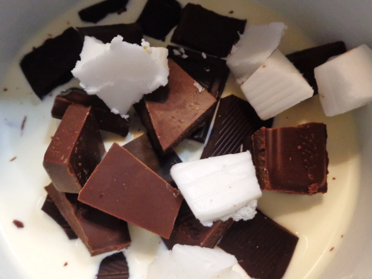 Kleine Mango - Schokoladen - Torte - Rezept - Bild Nr. 2260