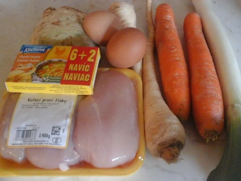 Gemüsesuppe mit Hähnchenbrustfilet und Eierstich - Rezept - Bild Nr. 2290