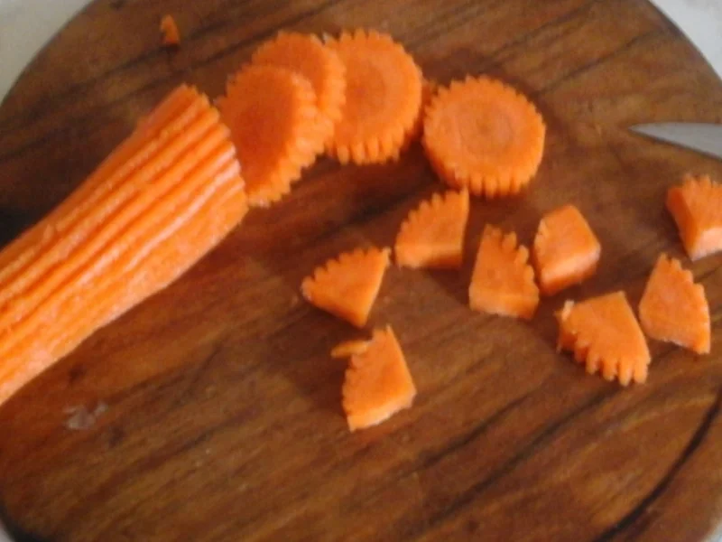 Gemüsesuppe mit Hähnchenbrustfilet und Eierstich - Rezept - Bild Nr. 2293