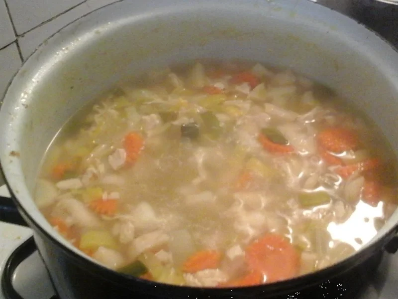 Gemüsesuppe mit Hähnchenbrustfilet und Eierstich - Rezept - Bild Nr. 2295