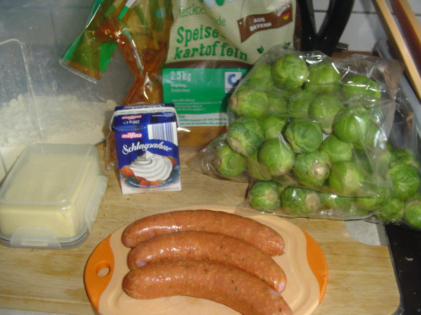 Frischer Rosenkohl mit Polnischer Bratwurst - einfach - von Dreamcoon Frischer Rosenkohl mit Polnischer Bratwurst - einfach - von Dreamcoon