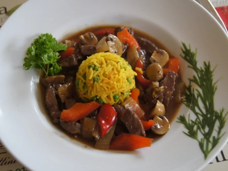 Kalbsleber im Wok mit Gemüse und Curryreis mit Erbsen - Rezept - Bild Nr. 2330