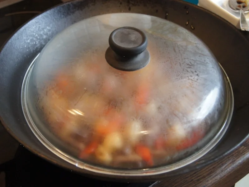 Kalbsleber im Wok mit Gemüse und Curryreis mit Erbsen - Rezept - Bild Nr. 2332