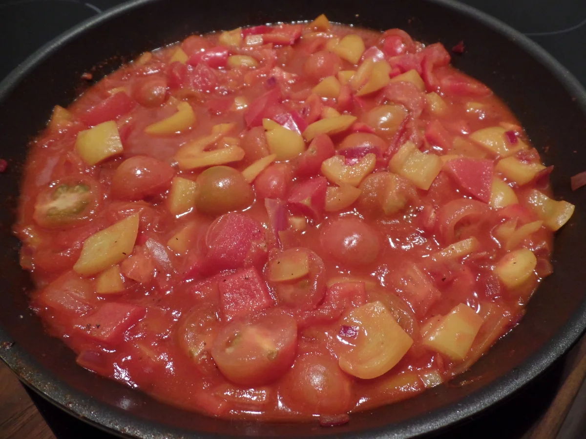 Rezept: Pochierte Eier in Tomatensoße Bild Nr. 2315 Pochierte Eier in Tomatensoße - Rezept - Bild Nr. 2315