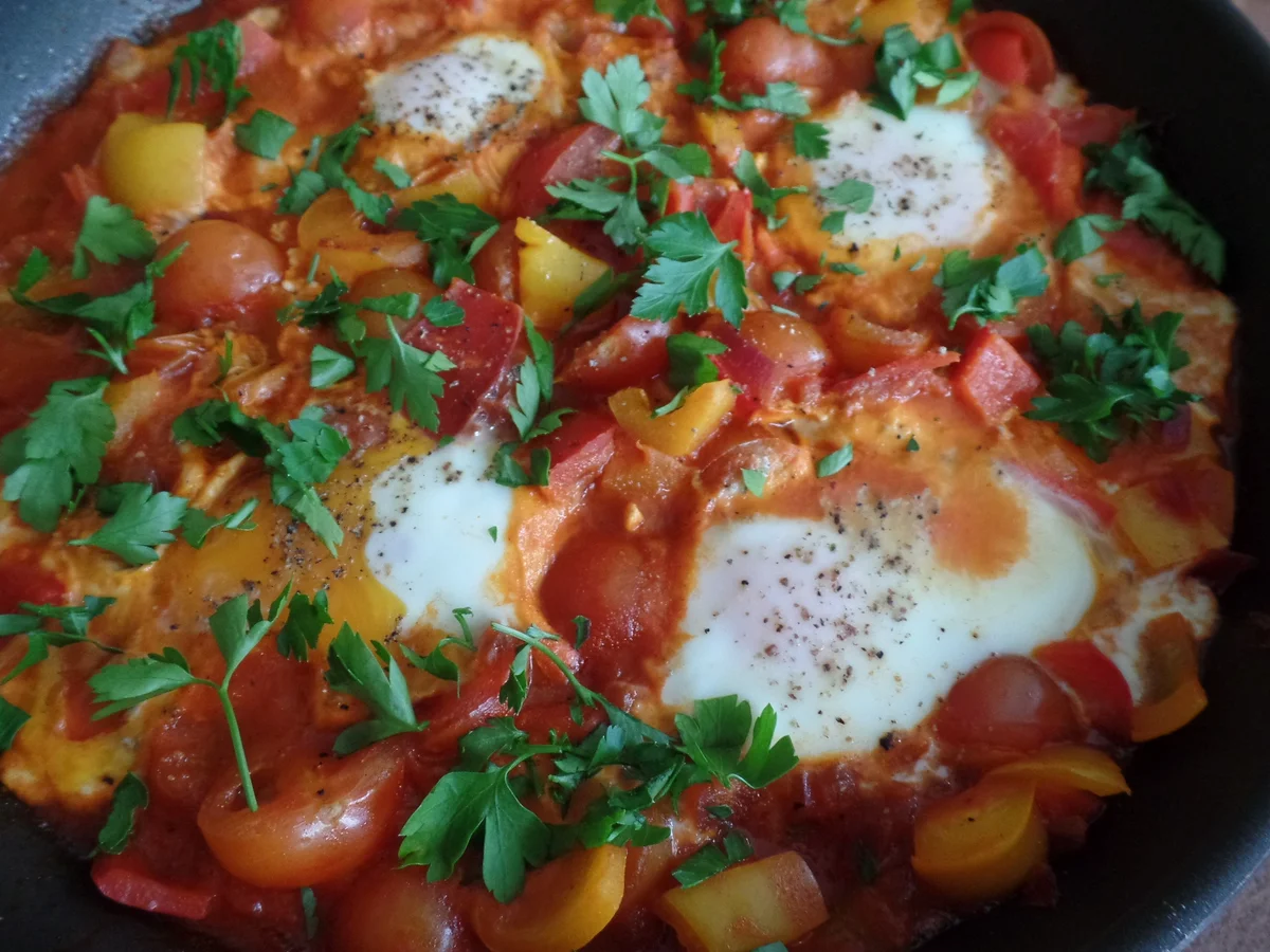 Rezept: Pochierte Eier in Tomatensoße Bild Nr. 2319 Pochierte Eier in Tomatensoße - Rezept - Bild Nr. 2319