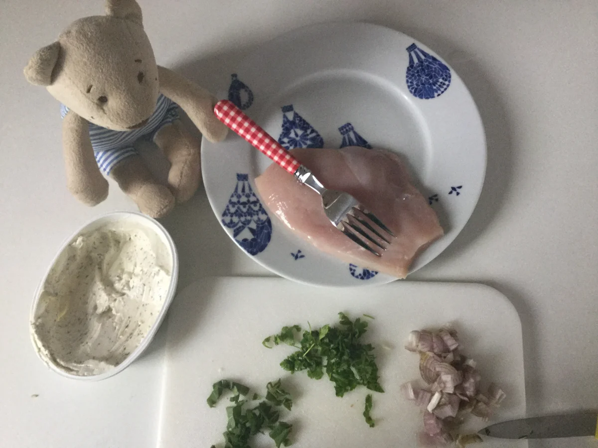 Rezept: Hähnchenbrust-Rouladen mit Kräuterkäsefüllung Bild Nr. 2309 Hähnchenbrust-Rouladen mit Kräuterkäsefüllung - Rezept - Bild Nr. 2309