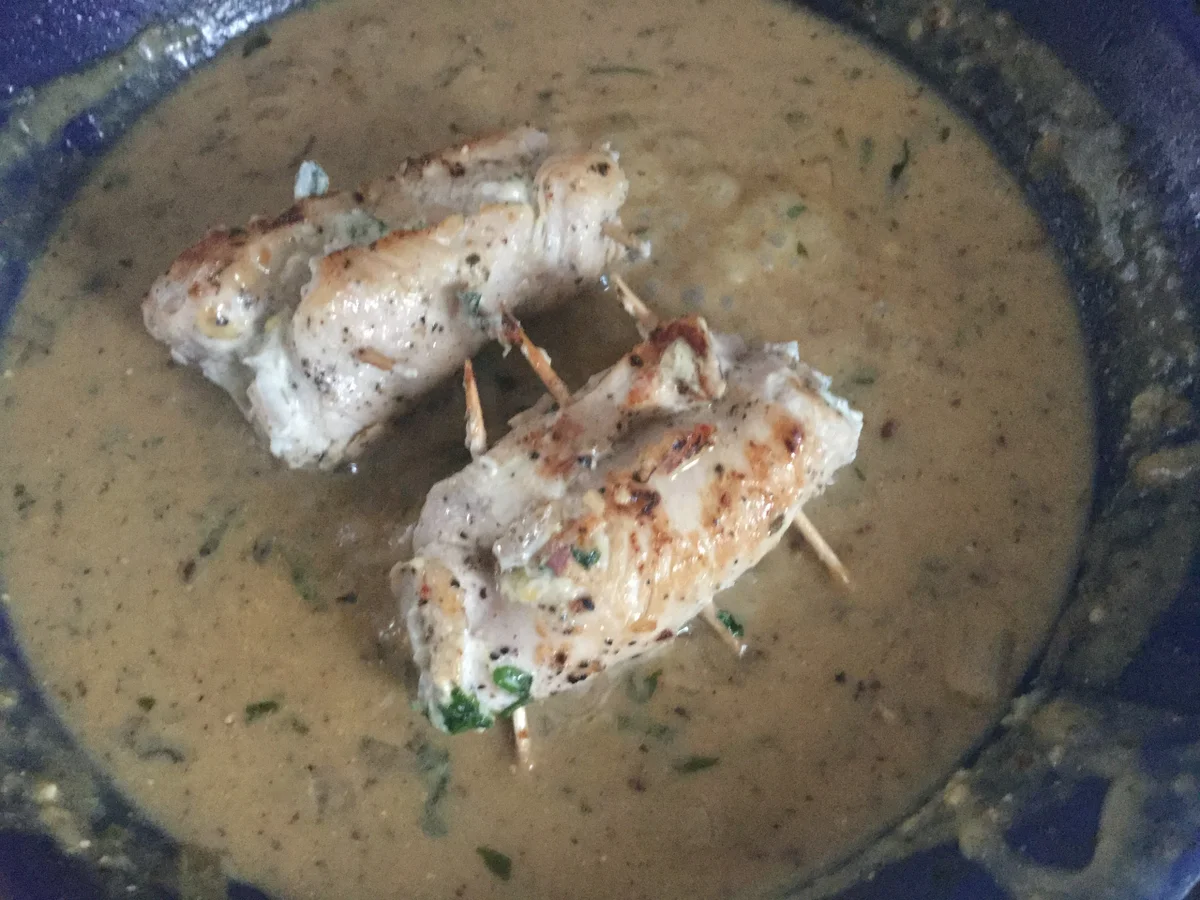 Rezept: Hähnchenbrust-Rouladen mit Kräuterkäsefüllung Bild Nr. 2315 Hähnchenbrust-Rouladen mit Kräuterkäsefüllung - Rezept - Bild Nr. 2315