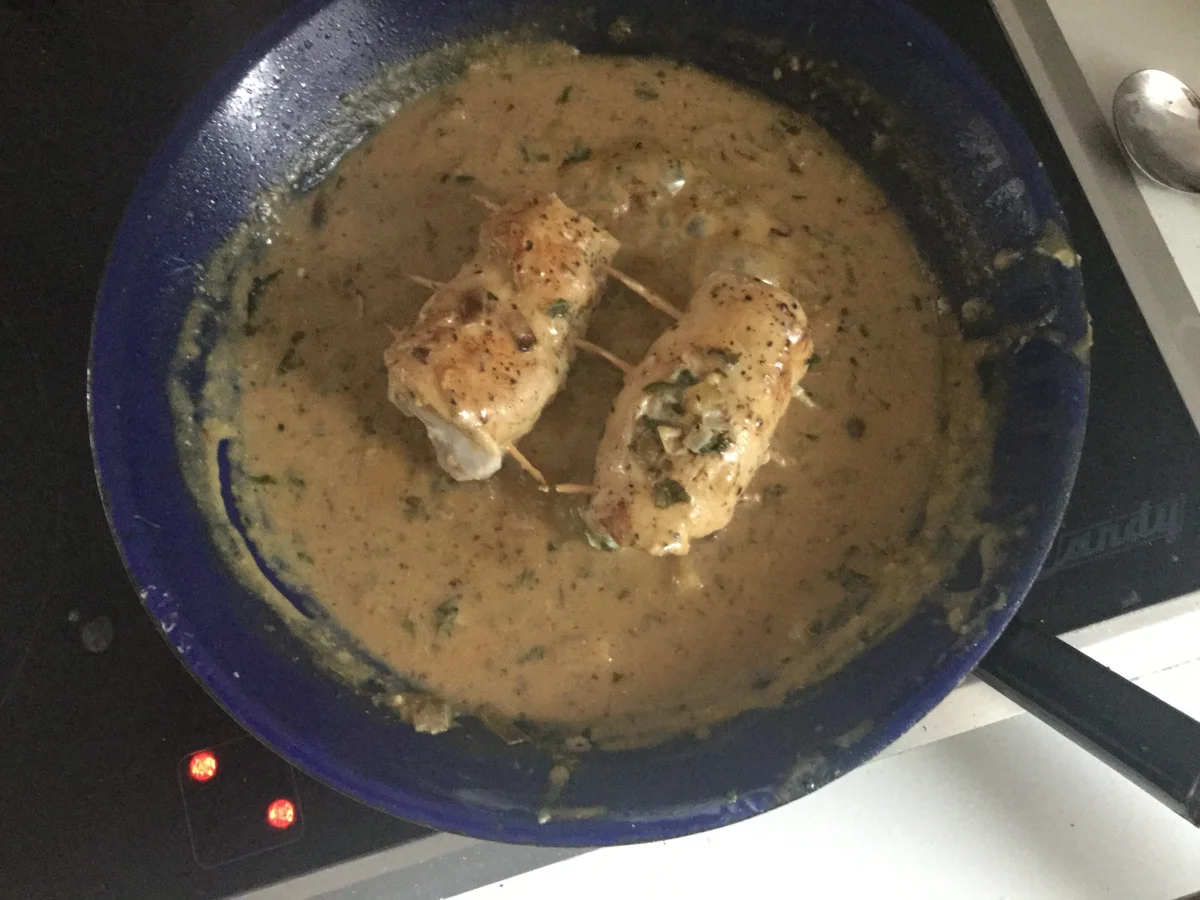 Rezept: Hähnchenbrust-Rouladen mit Kräuterkäsefüllung Bild Nr. 2316 Hähnchenbrust-Rouladen mit Kräuterkäsefüllung - Rezept - Bild Nr. 2316