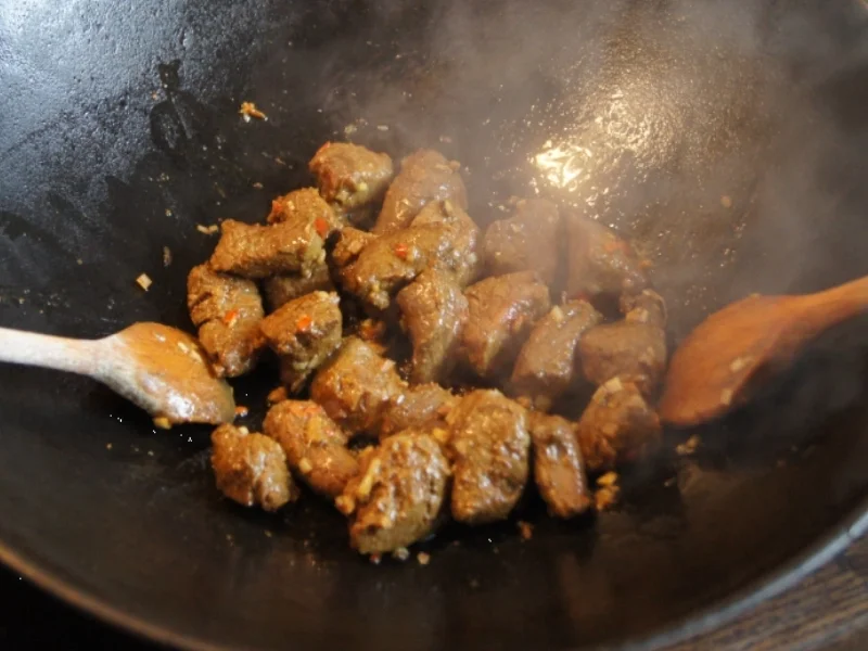 Rezept: Asiatischer Rindergulasch im Wok mit Romanesco Bild Nr. 2313 Asiatischer Rindergulasch im Wok mit Romanesco - Rezept - Bild Nr. 2313