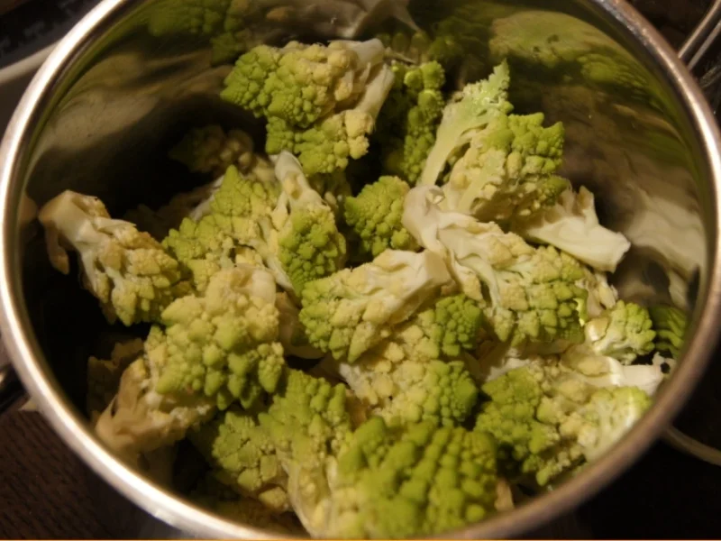 Rezept: Asiatischer Rindergulasch im Wok mit Romanesco Bild Nr. 2321 Asiatischer Rindergulasch im Wok mit Romanesco - Rezept - Bild Nr. 2321