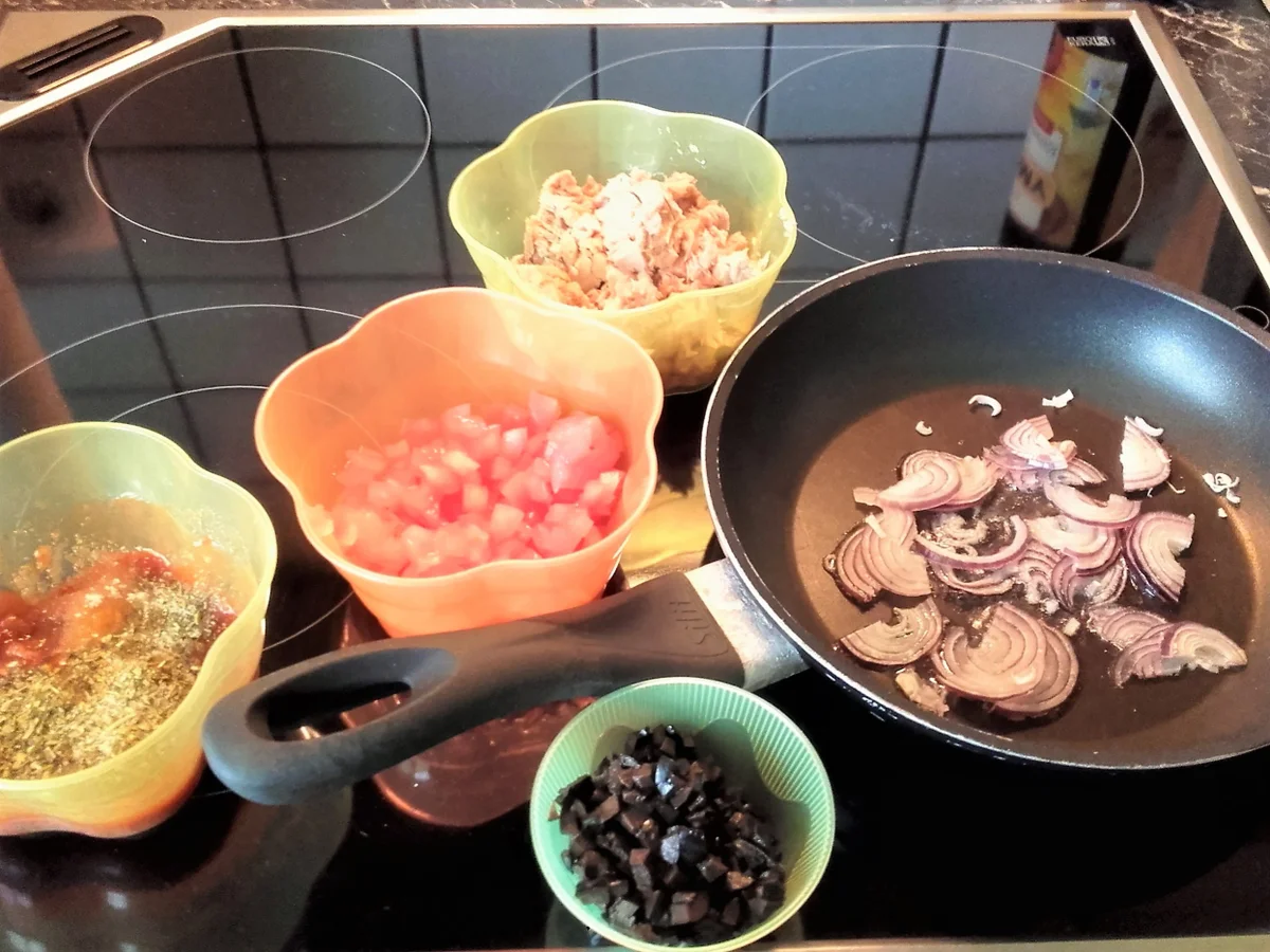 Rezept: Fingerfood - Pizzaschnecken nach meiner Art Bild Nr. 2330 Fingerfood - Pizzaschnecken nach meiner Art - Rezept - Bild Nr. 2330