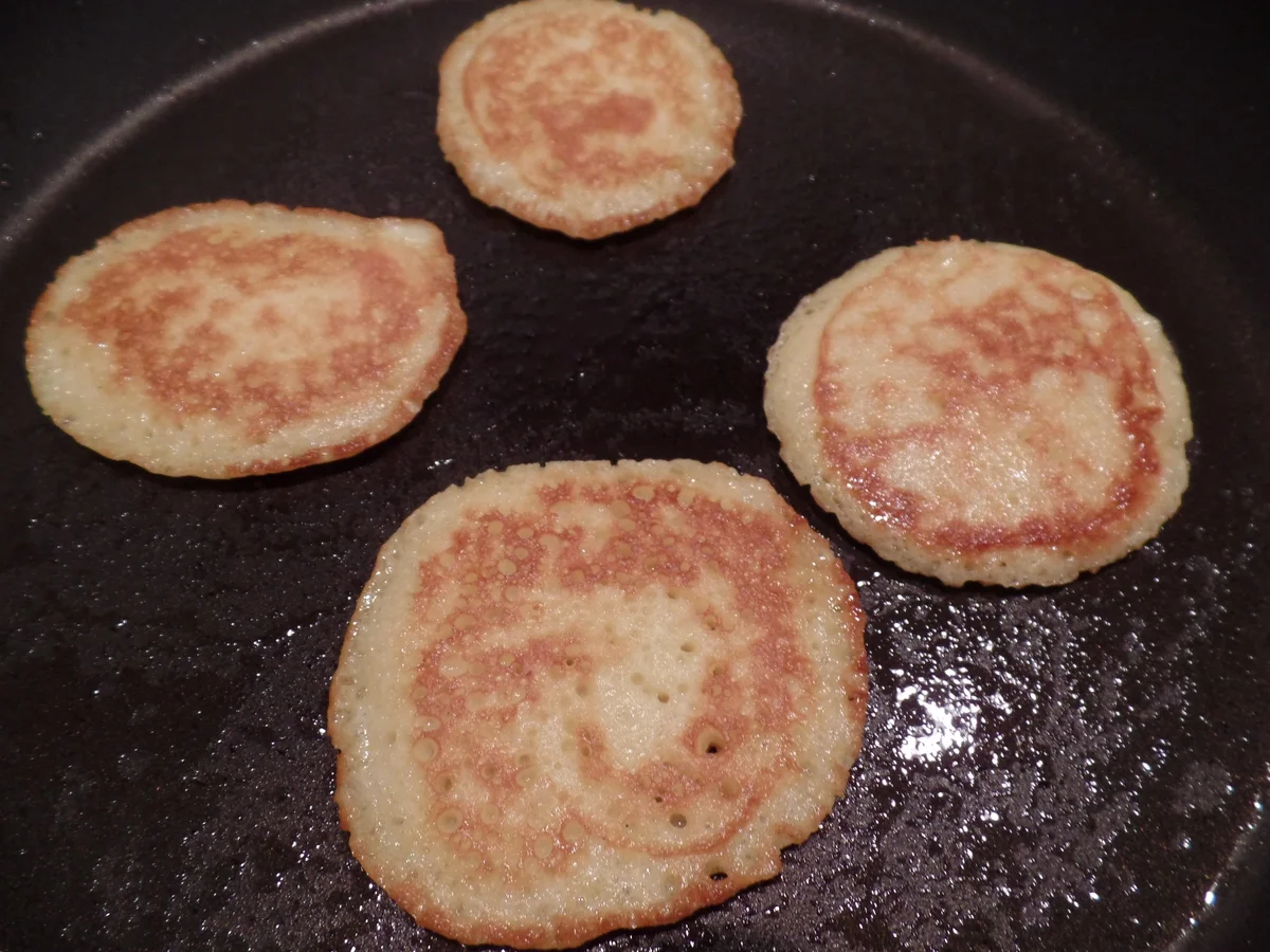 Rezept: Blini mit Rucola-Creme Bild Nr. 2340 Blini mit Rucola-Creme - Rezept - Bild Nr. 2340