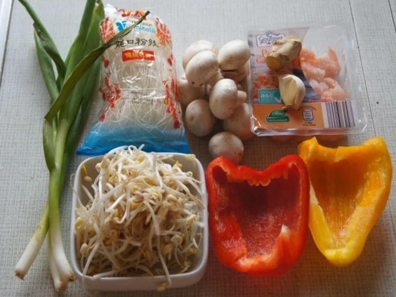 Rezept: Glasnudelsuppe mit Garnelen und Gemüse Bild Nr. 2335 Glasnudelsuppe mit Garnelen und Gemüse - Rezept - Bild Nr. 2335